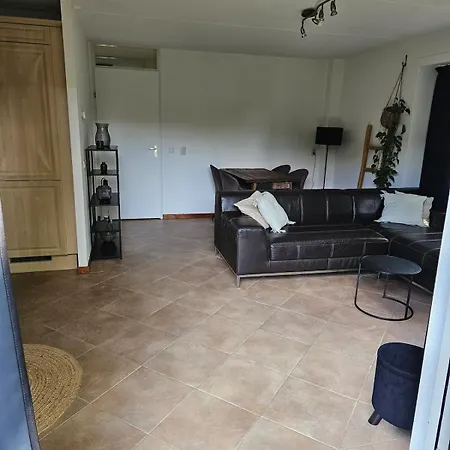 Woning Nyaraló *